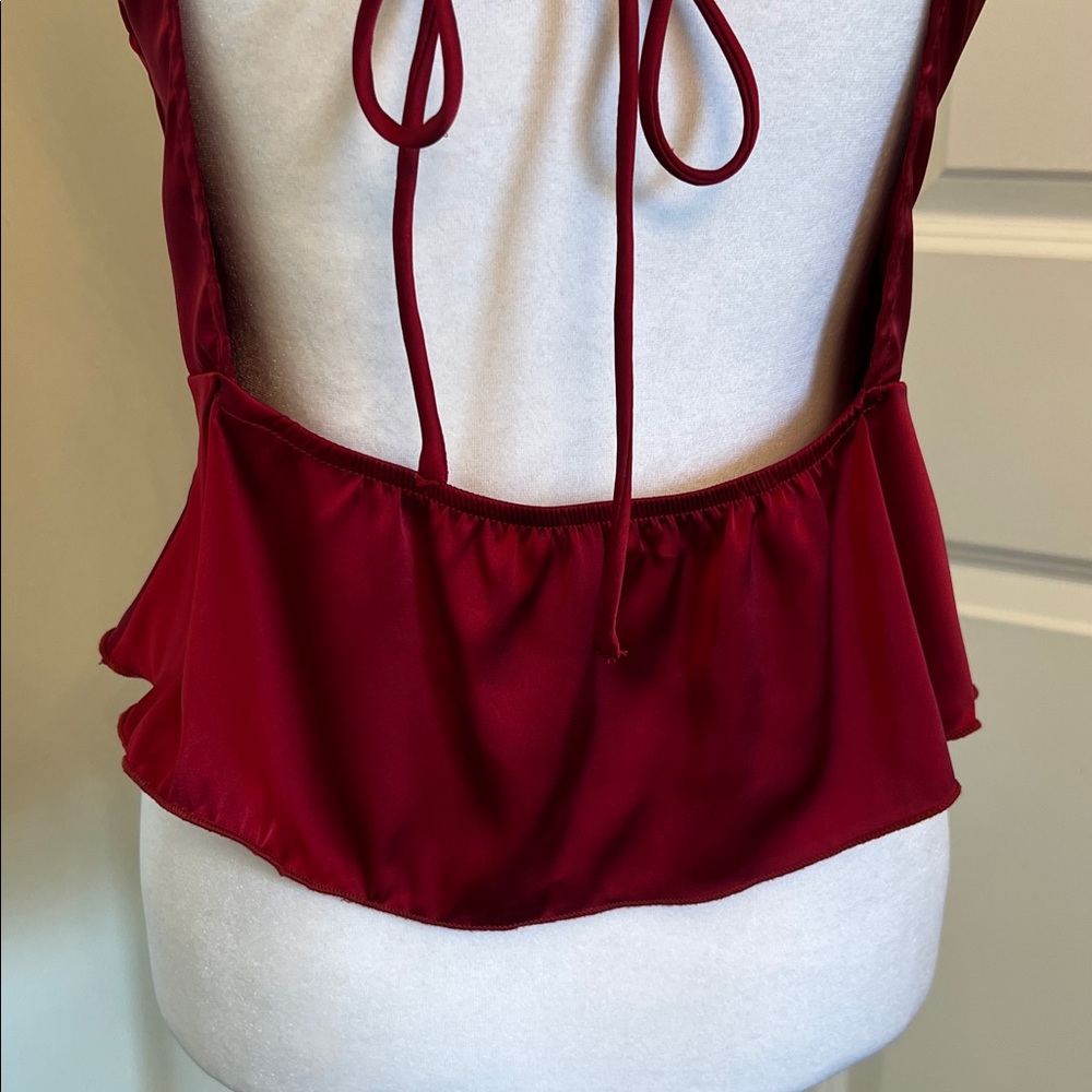 Elegant Red Satin Open Back Juniors Top S - Picture 4 of 7